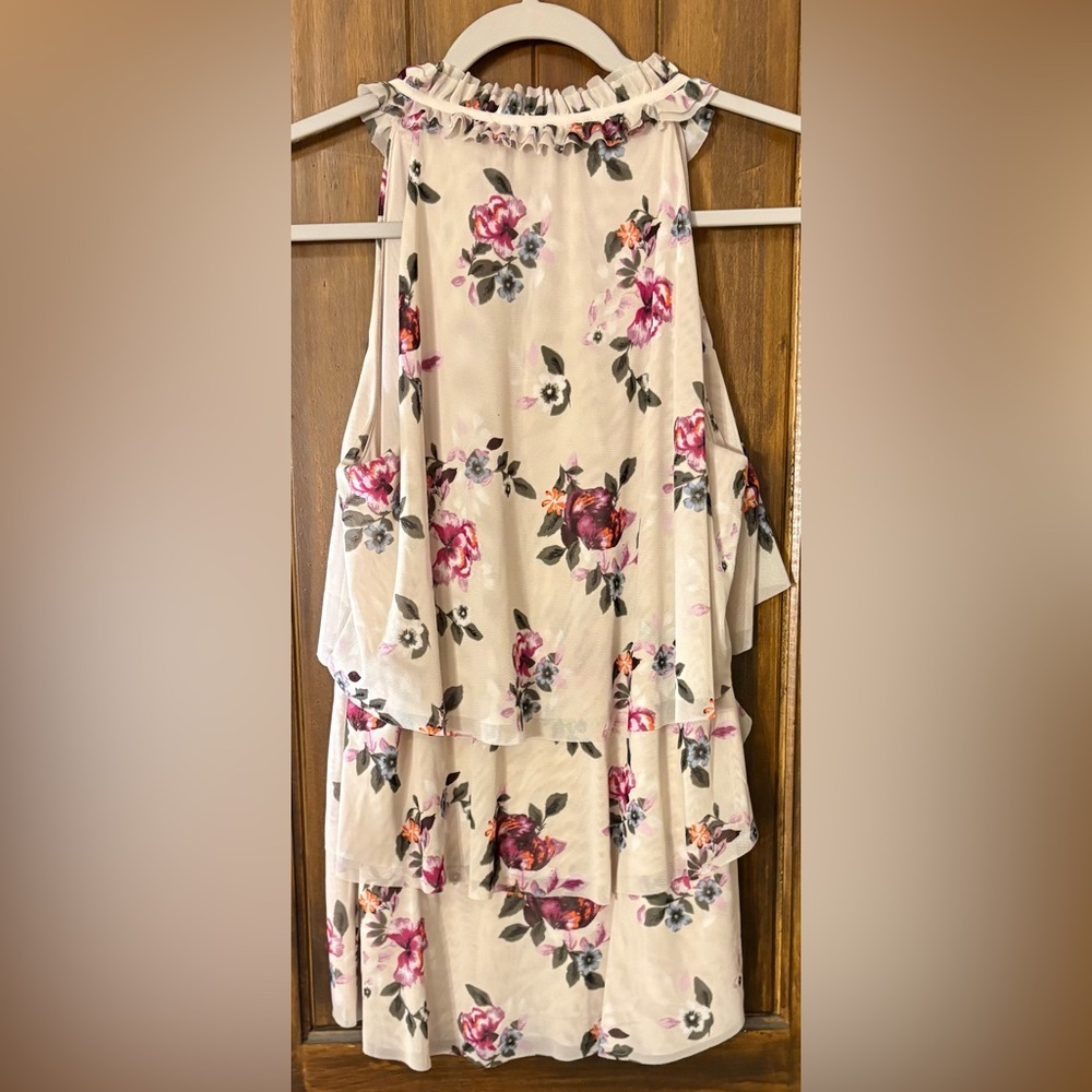Floral Ruffle Sleeveless Top - Picture 3 of 3